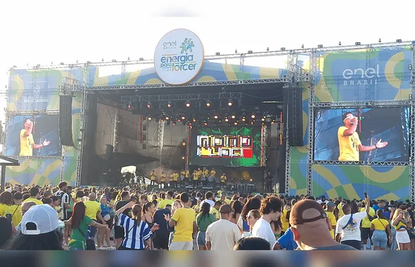 Brasil vence o Japão de virada e faz a festa da torcida em Niterói