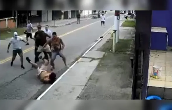 Confronto entre torcidas de Flamengo e Fluminense causa pânico em Maricá; Vídeo!