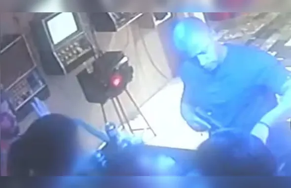 Cabo da PM é preso acusado de assaltar estabelecimento na Vila Mimosa