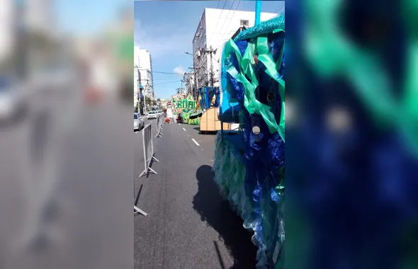 'Carnaval da Retomada' em SG: Escolas desfilantes se organizam na concentração, no Centro