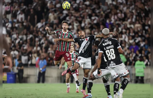 De virada, Vasco derrota Fluminense e sai na frente nas semis da Copa do Brasil
