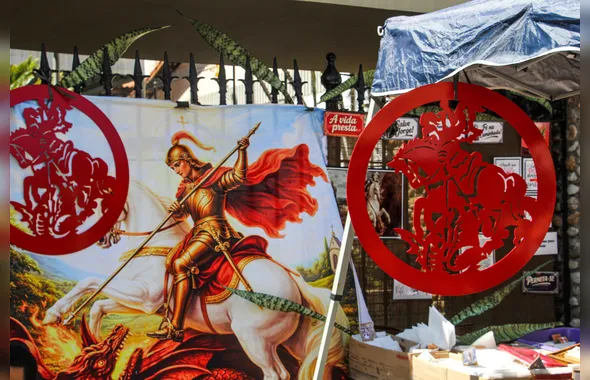 Dia de São Jorge: Multidão se reúne para a celebrar o dia do 'Santo Guerreiro' em São Gonçalo e Niterói
