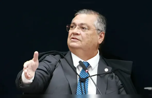 Dino nega pedido de soltura de Deolane Bezerra