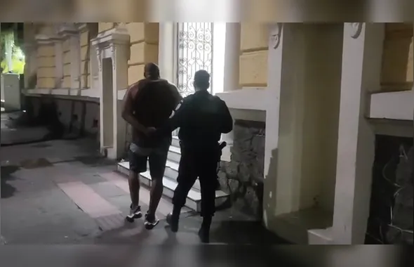 Dois foragidos acabam presos em ações da PM em Maricá e Niterói