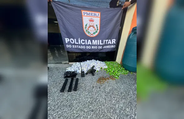 Homem é preso com arma, munições e drogas no Rocha, em São Gonçalo