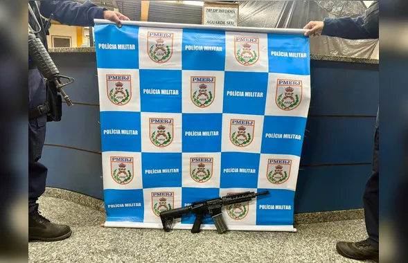 Homem é preso com fuzil na Comunidade da Brasília, em Niterói