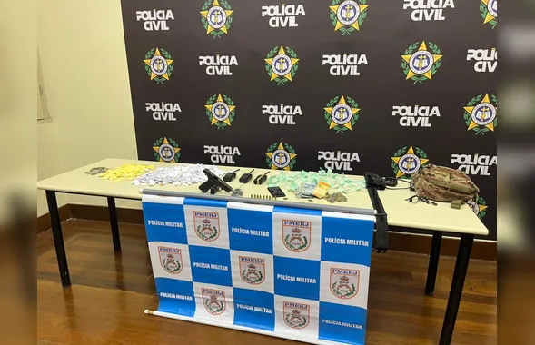 Homem é preso e menor apreendido com drogas e arma em Niterói
