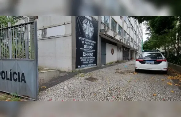 Homem é encontrado morto com sinais de espancamento em comunidade de São Gonçalo