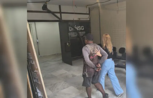 Mototaxista é preso por suspeita de levar passageiro para emboscada em São Gonçalo