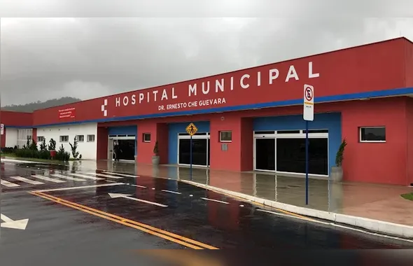 Mulher é presa após bebê ser internado em estado grave com sinais de tortura em Maricá