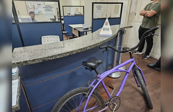 Mulher é presa por receptação após jovem reconhecer bicicleta furtada no Ingá