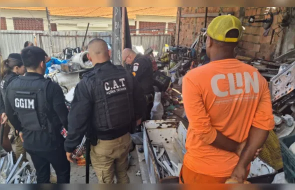 Operação Asfixia na Engenhoca prende responsável por ferro-velho