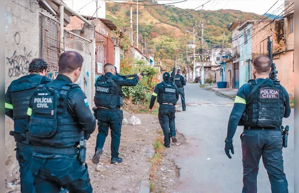 Operação Contenção: Polícias Civil e Militar deflagraram operação contra narcotraficantes na Vila Kennedy