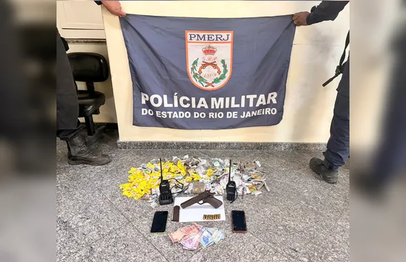 Operação na Fazendinha termina com arma e drogas apreendidas