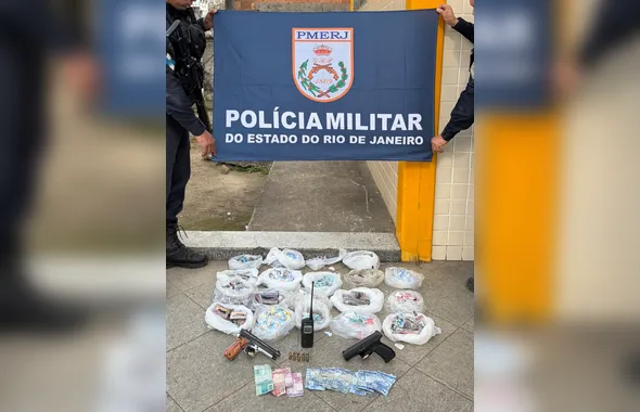 PM prende três suspeitos e apreende pistolas na Vila Ipiranga, em Niterói