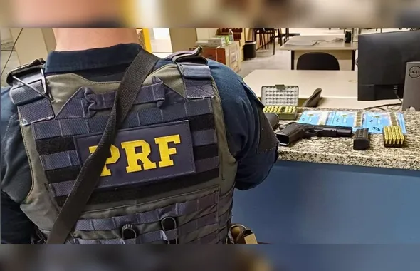 PRF apreende arma de fogo e dezenas de munições em Niterói