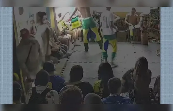 Polícia Civil identifica e indicia colombiana que ofereceu banana a capoeirista na Rocinha