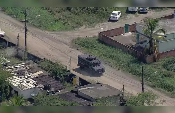 Polícia Militar realiza operação no Complexo do Salgueiro, em São Gonçalo