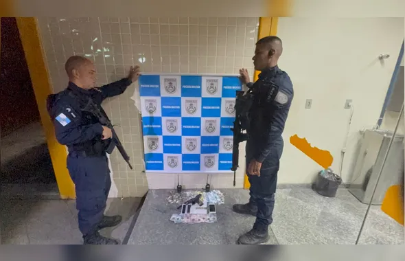 Polícia apreende arma, drogas e prende dois suspeitos após confronto em comunidade da Zona Norte de Niterói