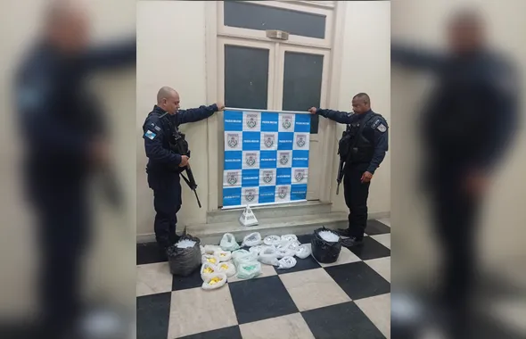 Polícia apreende grande quantidade de drogas na comunidade do Sabão, em Niterói