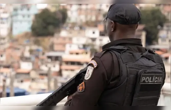 Polícia militar do RJ apreende 811 fuzis em 2025 e alcança a maior marca da série histórica