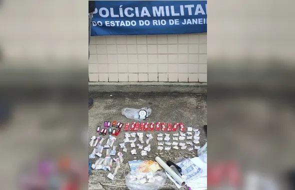 Polícia prende criminosos que usavam capela como ponto de venda de drogas em Petrópolis