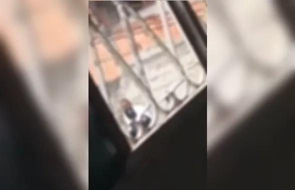 Policiais civis são flagrados agredindo morador na comunidade Santa Luzia, em SG; Vídeo!