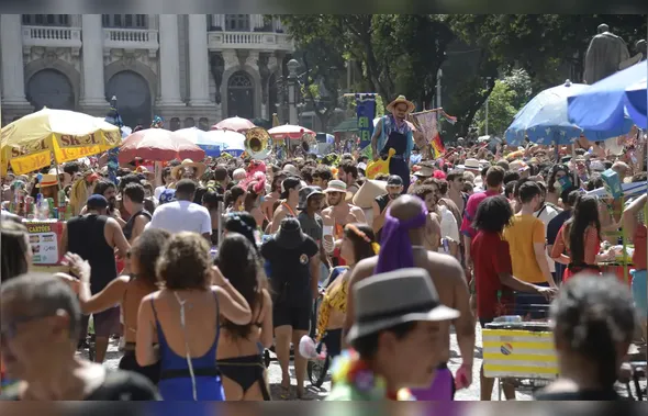 Rio terá 14 blocos neste fim de semana; veja horário e locais do desfile