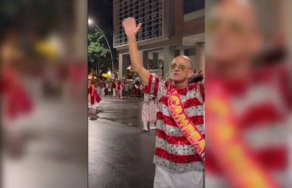 Viradouro reúne multidão em 'desfile da vitória' no Centro de Niterói