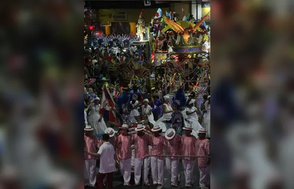 Voltou!: Primeira noite do 'Carnaval da Retomada' movimenta cerca de 25 mil pessoas em SG (vídeos)