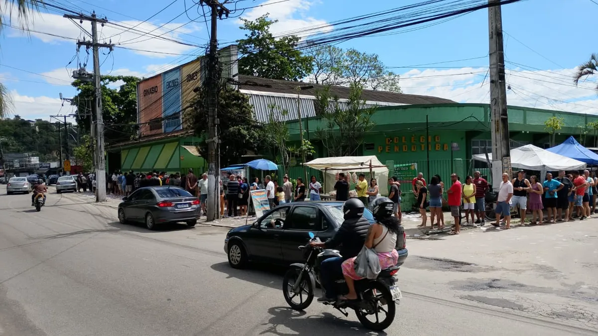 O eleitor foi em massa às urnas durante o primeiro turno no Rio de Janeiro