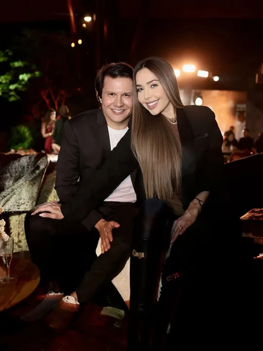 Esposa do cantor Giovani, da dupla com Gian, expõe que ele pediu um tempo e foi visto com outra mulher