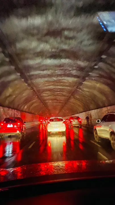 Falta de luz provocou reflexos no trânsito em diversos pontos de Niterói