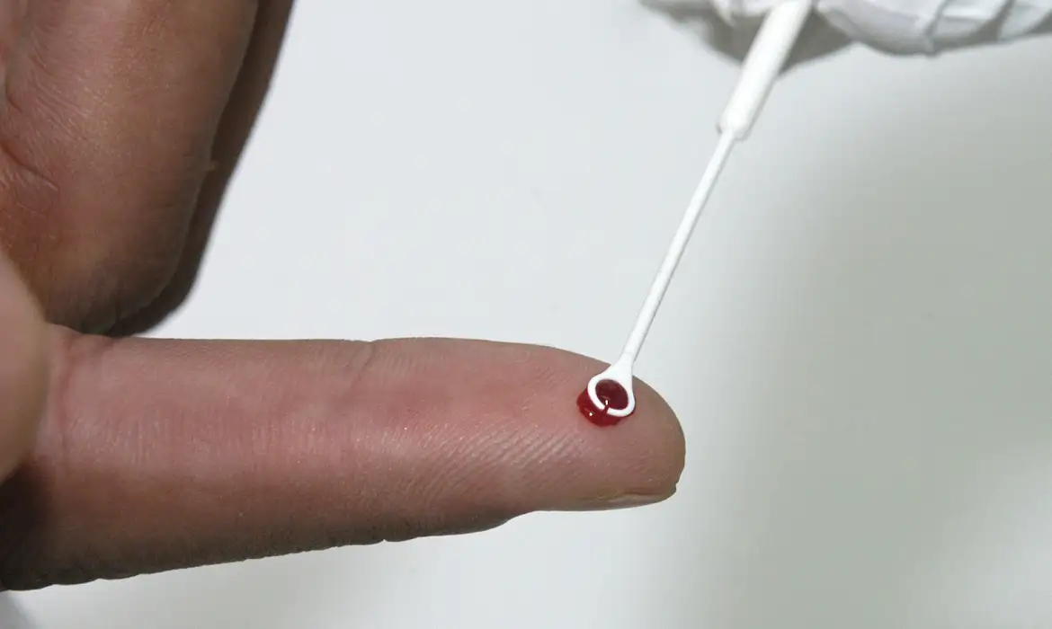 Outro alerta trata especificamente de mulheres grávidas no país, já que duas em cada 100 gestantes vivem com HIV