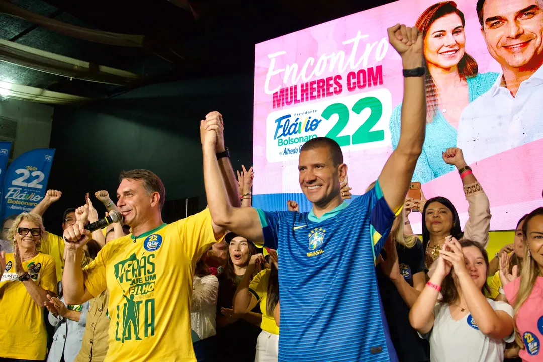 Depois da carreata, ambos foram para um encontro com representantes da sociedade civil em defesa de políticas públicas para a mulher, no Itanhangá, Zona Sudoeste do Rio