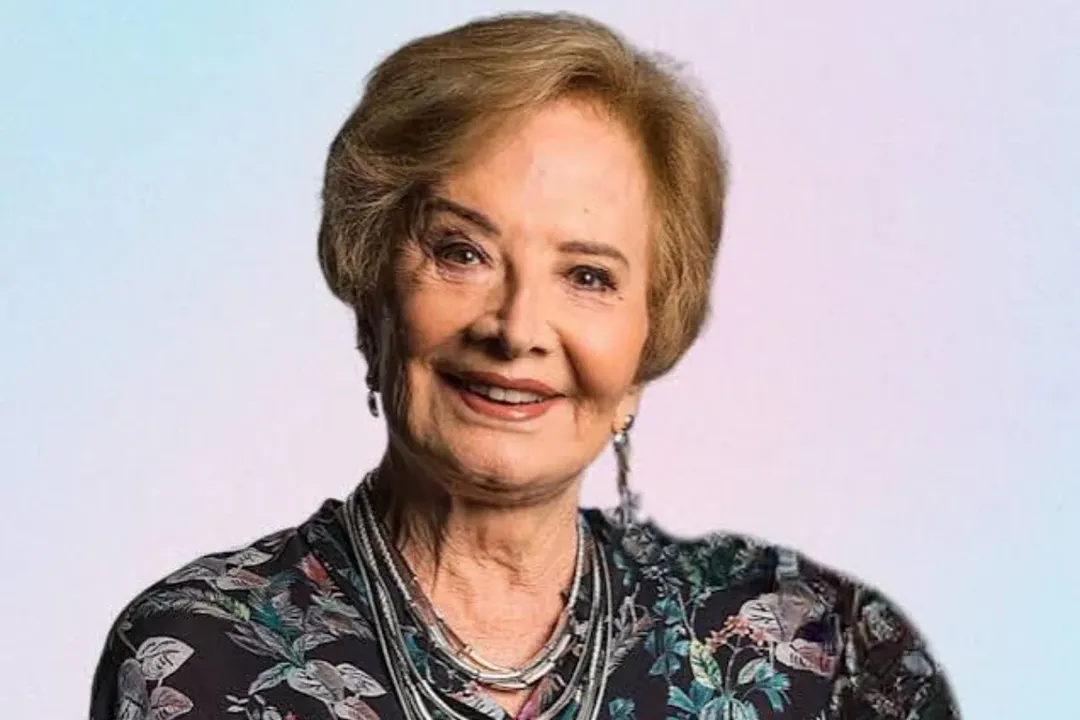 Glória Menezes foi homenageada pela TV Globo com uma estrela na Calçada da Fama da emissora