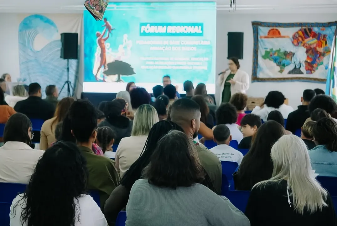 O encontro reuniu profissionais da educação e representantes de diversos municípios
