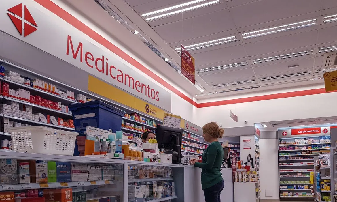 Em nota, a Anvisa destacou que a mudança não significa o fim das receitas em papel nem a obrigatoriedade de emissão eletrônica