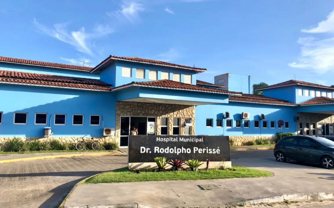 A vítima está internada no Centro de Terapia Intensiva do Hospital Municipal Dr. Rodolpho Perissé