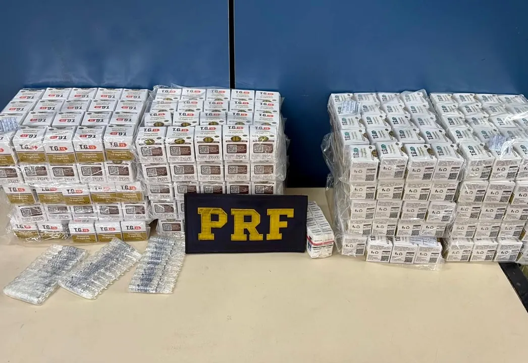 Medicamentos também foram encontrados pela PRF