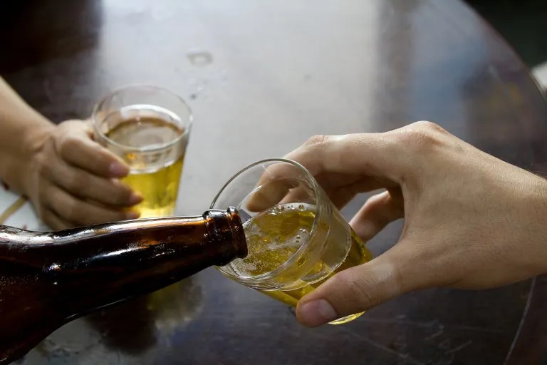 "Mesmo onde não há restrição, vale evitar o uso de álcool antes de votar", recomenda especialista