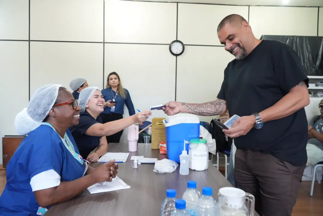 A ação extramuros tem o objetivo de incentivar e ampliar o acesso à vacinação e aos demais serviços