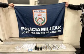 Ação conjunta da PM e da Polícia Civil prende dois homens por tráfico de drogas em comunidade de Niterói