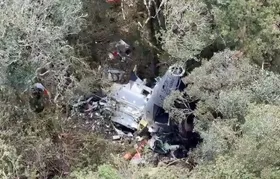 Bombeiros encontram helicóptero com corpo do cantor Rick