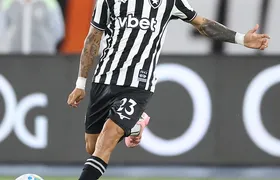 Botafogo reage no fim, mas acaba derrotado pelo Athletico no Rio