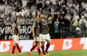 Fluminense vence o Corinthians por 3 a 1 e sobe para a terceira colocação do Brasileirão