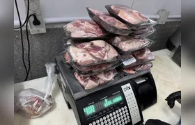 Mais de 950 quilos de alimentos impróprios para o consumo são apreendidos em operação conjunta