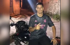 Motoboy morre ao ser atingido por carro na contramão em Maria Paula