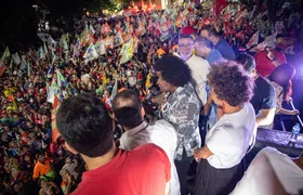 Rodrigo Neves participa de caminhada em Niterói em apoio à reeleição de Lula