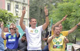 Ruas mobiliza deputados em carreatas pela Zona Oeste em apoio a Flávio